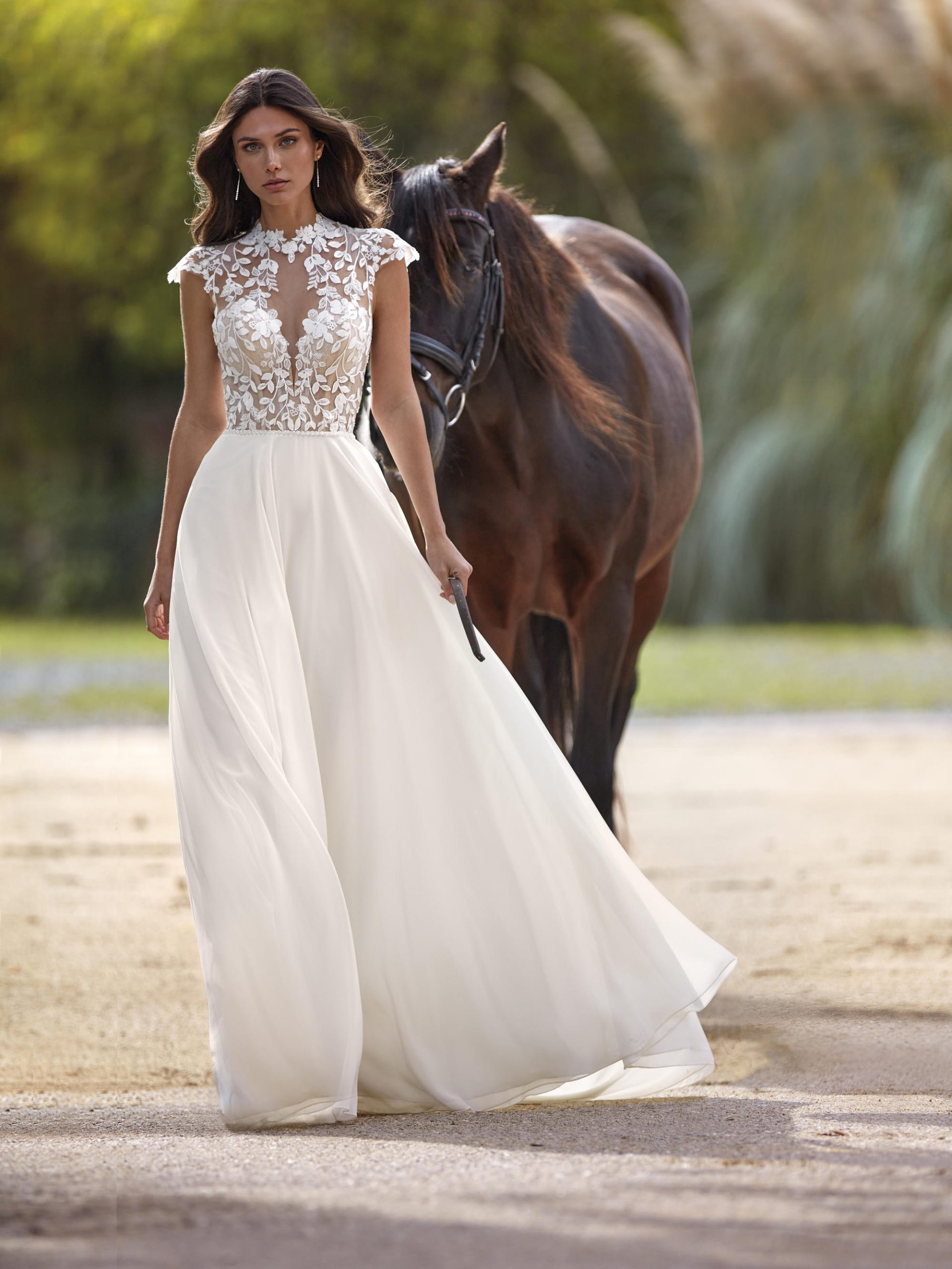 Het Witte Huys Bruidsmode Amelie 25019